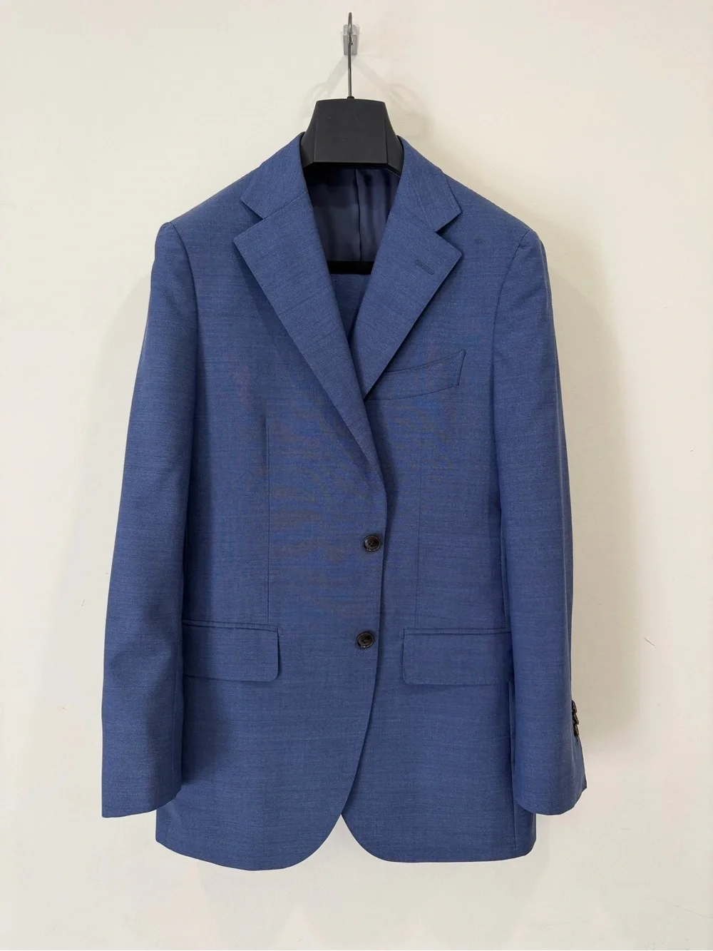 Suitsupply La Spalla Mid Blue Two-Button suit 38R